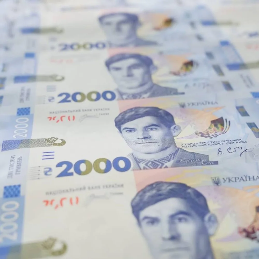 Банкноти 2000 гривень Національного банку України в обігу