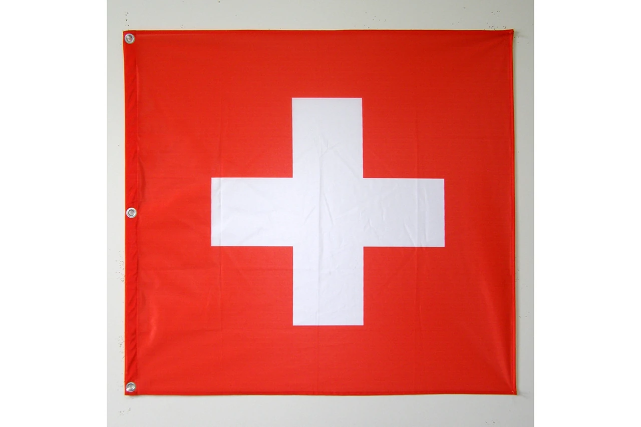 flag-shveytsarii-kvadratnyy-simvol-nezavisimosti-i-mira-9620