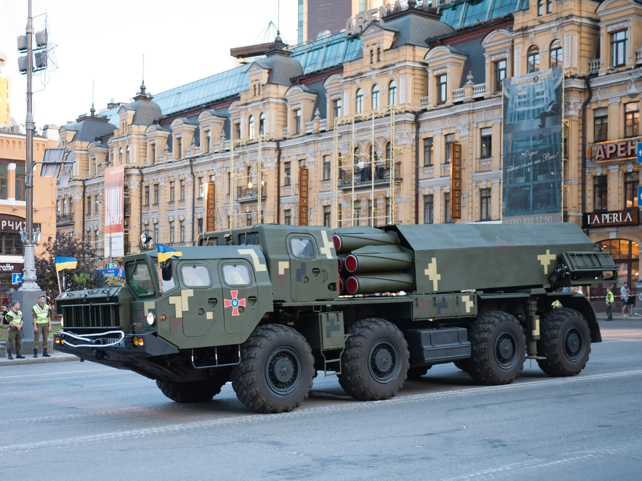 РСЗВ Вильха — украинская высокоточная реактивная система залпового огня нового поколения